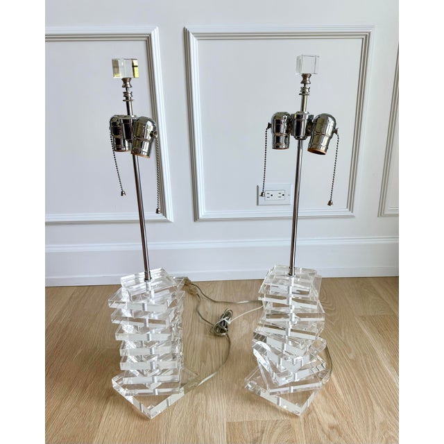 1970s Artist-Signed Sculptural Stacked Lucite Table Lamps, Intentionally Asymmetrical - Pair For Sale - Image 4 of 11
