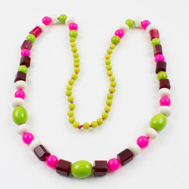 Plastic Bakelite and Lucite Long Necklace White, Hot Pink, Apple Green Beads For Sale - Image 7 of 12