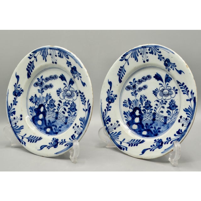 White 18th-Century Delft Chinoiserie Plates,. A Pair For Sale - Image 8 of 11