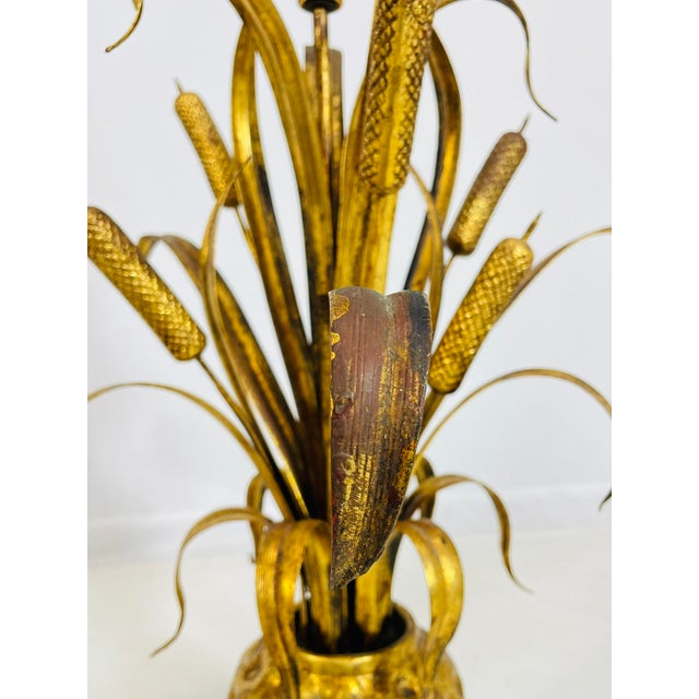 Metal Pair of Maison Jansen Style Gilt Metal Lamps With Cattail Motif – France 1950's For Sale - Image 7 of 12