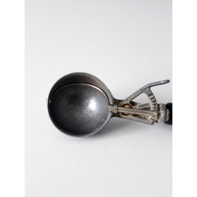 Mid-Century Modern Vintage Peerless Ice Cream Scoop For Sale - Image 3 of 10
