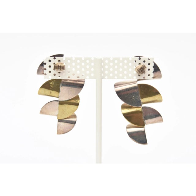 Vintage 2 Tone Brass and Silver Pierced Zig Zag Sculptural Dangle Earrings Pair Of For Sale In Miami - Image 6 of 9