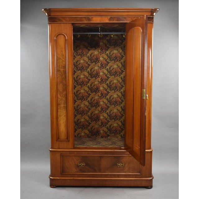 Victorian Mahogany Mirrored Wardrobe A handsome Victorian mahogany wardrobe, dating from the second half of the 19th...