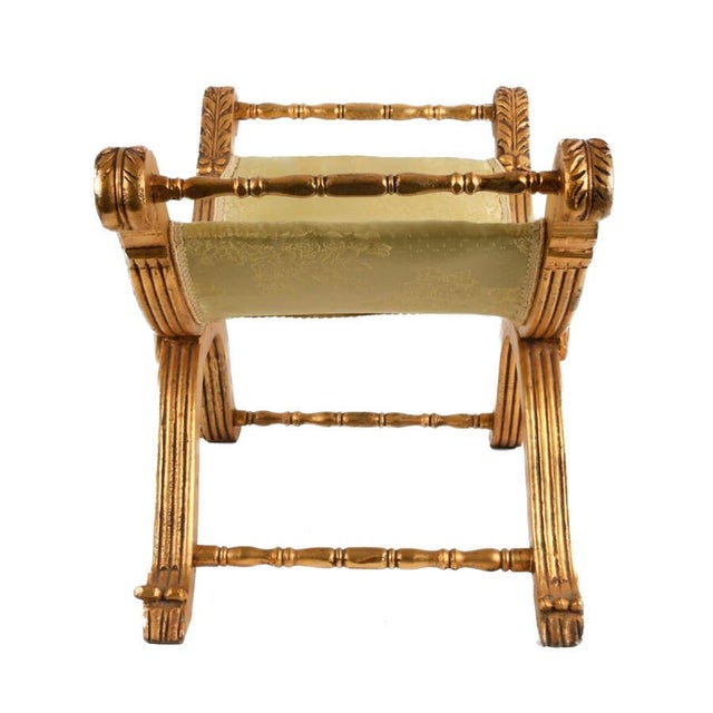French French-Style Giltwood Upholstered Curule Vanity Bench in Pale Gold Damask For Sale - Image 3 of 9