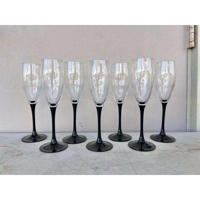Contemporary Vintage Black Stem Champagne Flute Glasses Styles After Cristal d'Arques- Durand Set of 7 For Sale - Image 3 of 4