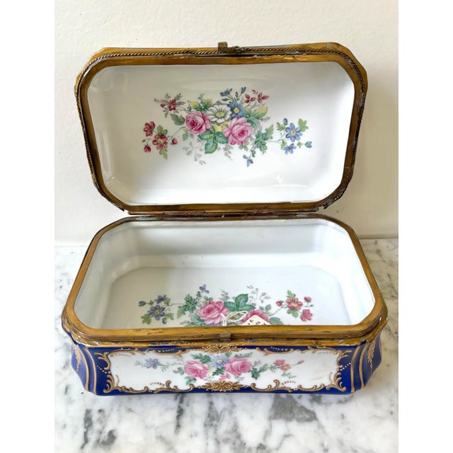 Late 19th Century French Victorian Handpainted Porcelain Box Signed by R. Cloury For Sale - Image 9 of 9