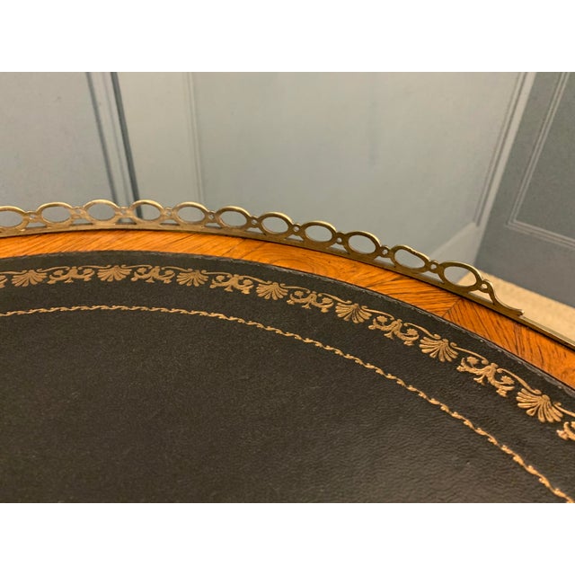 A splendid mid-Victorian period kidney shaped writing table, or desk. Of very good construction with beautiful Honduran...