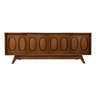 Mid-Century Walnut Credenza With Burl Inlays by Young Manufacturing For Sale