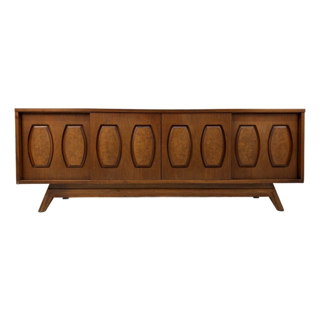 Mid-Century Walnut Credenza With Burl Inlays by Young Manufacturing For Sale