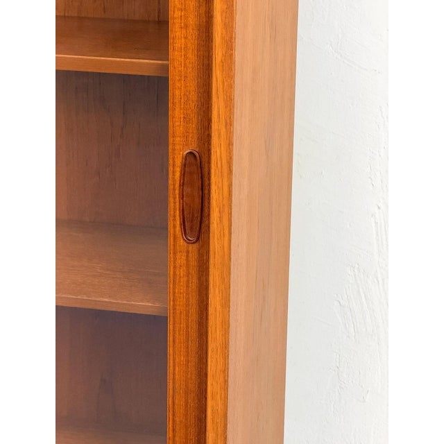 1960s Danish Teak Cabinet with Glass Doors by Carlo Jensen for Hundevad & Co, 1960s For Sale - Image 5 of 18