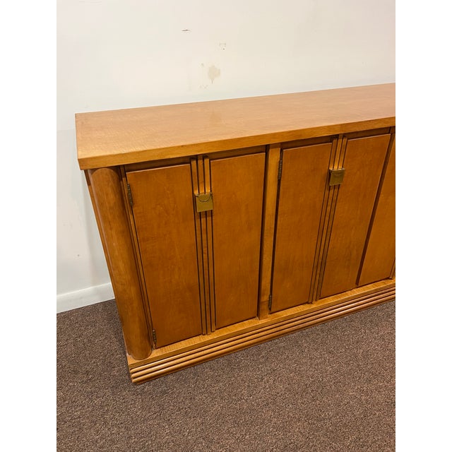 1960s Hickory White Genesis Art Deco Tiger Maple Sideboard Buffet Cabinet For Sale - Image 10 of 12