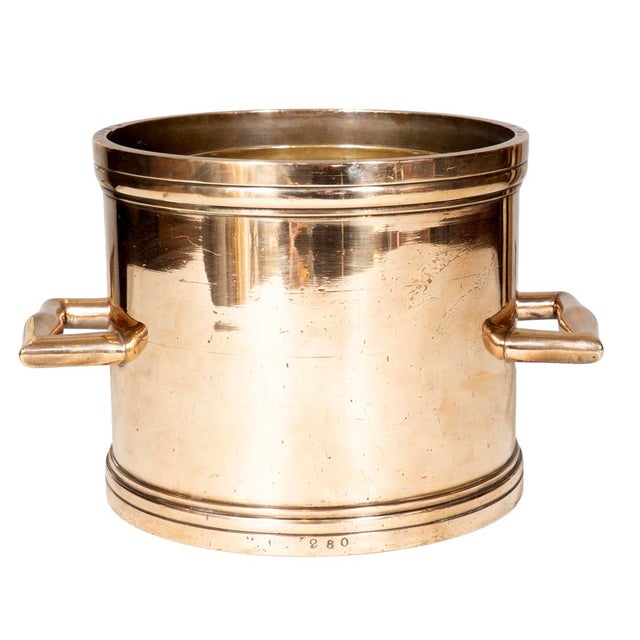 Early 19th Century Nest of Seven Bell Metal Measures for East Sussex, England For Sale - Image 5 of 8