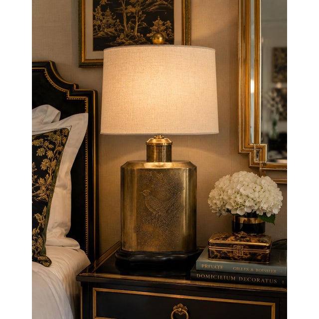 Vintage Chinoiserie Engraved Brass Bird Table Lamp With Cloud-Edge Base For Sale - Image 4 of 4