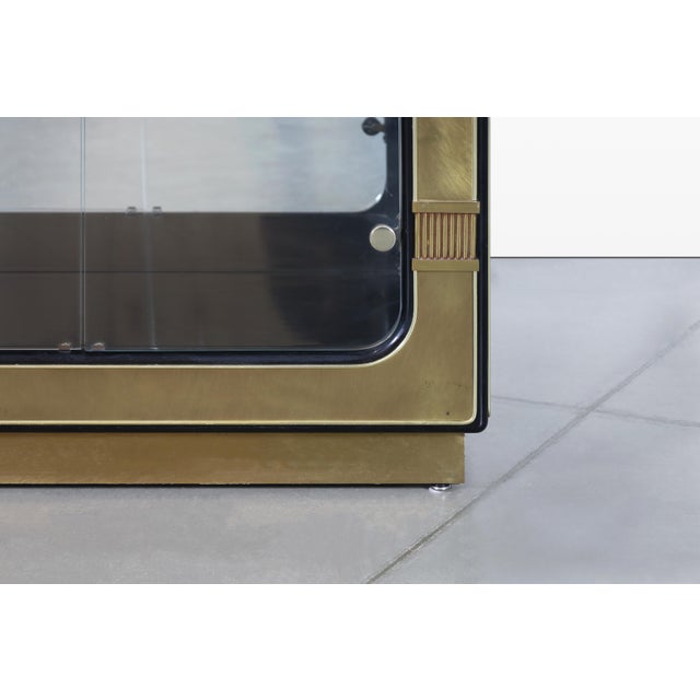 1970s Mastercraft Brass Vitrine / Display Cabinet For Sale - Image 13 of 13