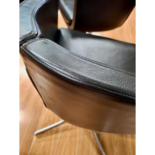 Set of Four B & B Italia 21st-Century “Tulip Sixty” Swivel Armchairs in Leather and Chrome For Sale - Image 11 of 17