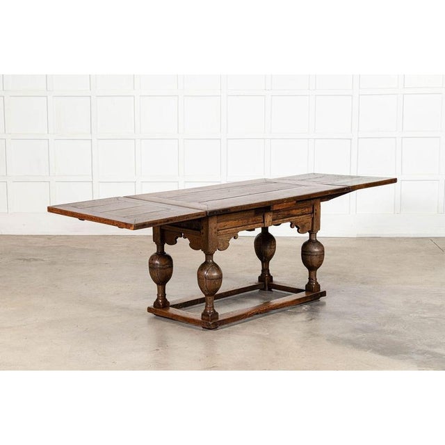 Circa 1680 17thc english oak draw-leaf refectory table w137.5 x d78.5 x h78 cm fully extended table top w249.5 cm weight 73kg