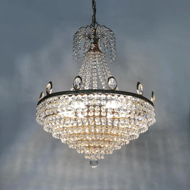 Large and old chandelier, brass crown ceiling light, 7 floors, 6 lights, glass pendants. Tassel chandelier. Hot air...