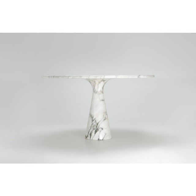 This 'M1' dining table was designed by Angelo Mangiarotti in 1969 for the Italian manufacturer Skipper. The piece is...