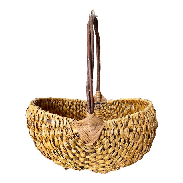 Vintage Hand Woven Wicker Basket With Brown Handle For Sale