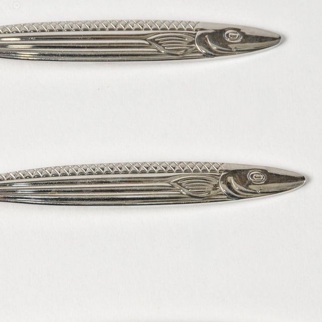 Metal Reed and Barton Pisces Pattern Fish Motif Stainless Flatware Set 4 Table Settings - 21 Pieces For Sale - Image 7 of 12