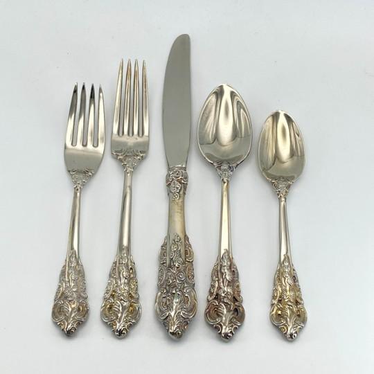 Rococo “Baroque by Godinger” Silverplate 65-Piece Flatware Set: Service for 12 With Serving Pieces and Vintage Storage Chest For Sale - Image 3 of 18