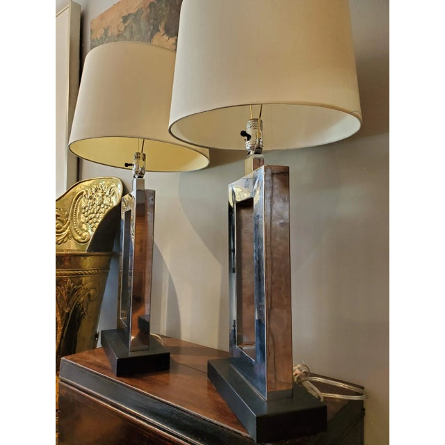Mid-Century Modern Pair of Mid-Century Modern Chrome Table Lamps With Black Bases For Sale - Image 3 of 8