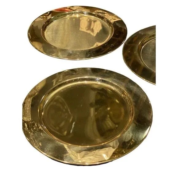 Mid-Century Modern Vintage Mid-Century Solid Brass Plates- Set of 4 For Sale - Image 3 of 5