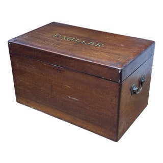 Georgian Mahogany Box with Pull Out Trays and Brass Carrying Handles For Sale