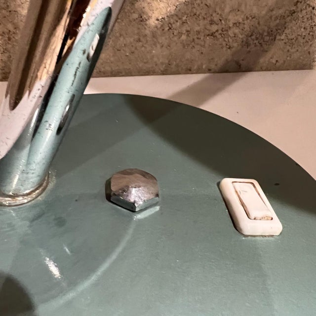 Metal 1960s Green Desk Lamp Space Age Boomerang After Luis Pérez De La Oliva Fase For Sale - Image 7 of 13