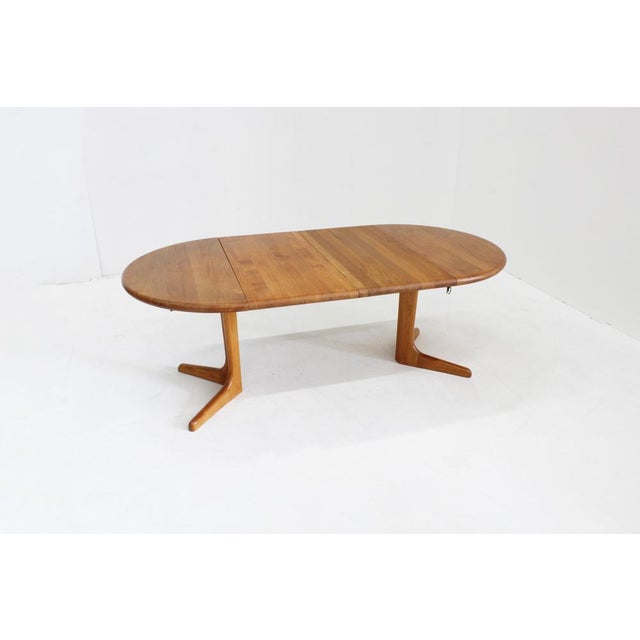 Vintage Danish Round Extendable Dining Table in Teak, 1960s For Sale - Image 4 of 9