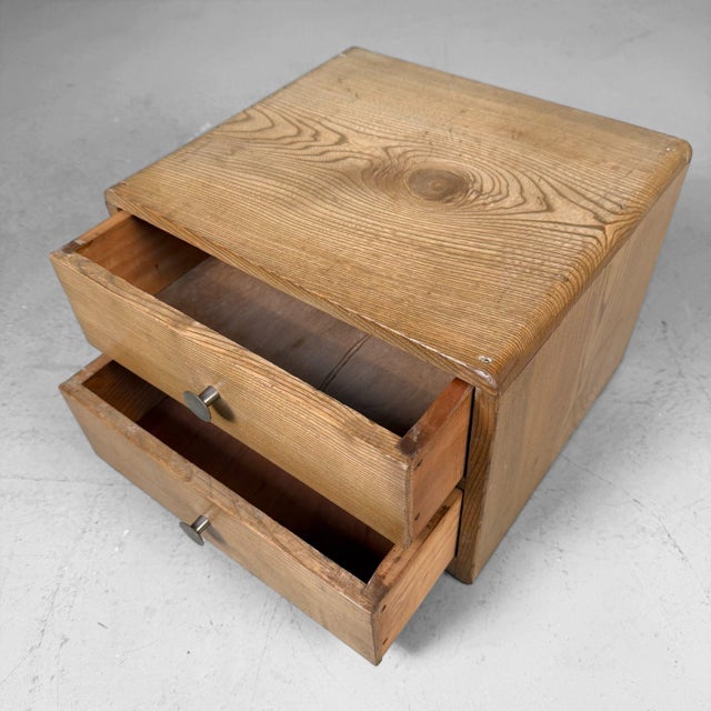 Small Japanese Tansu Chest with Two Drawers, 1950s For Sale - Image 6 of 11