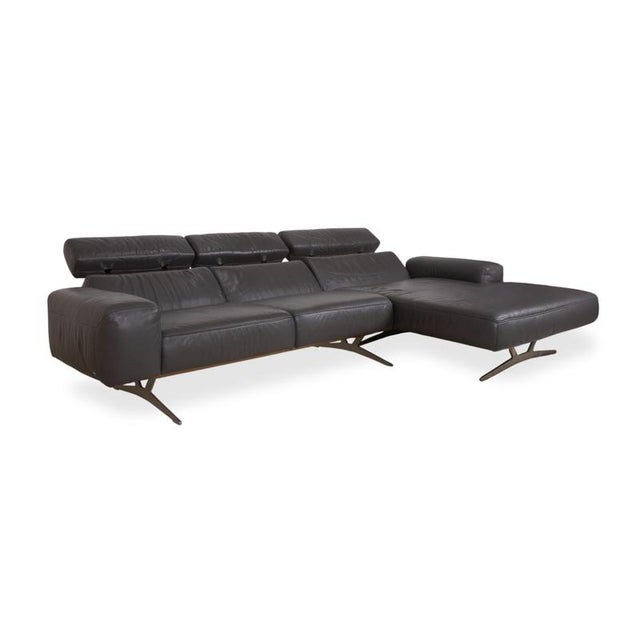 Monroe Leather Corner Sofa in Grey Anthracite and Wood Brown with Right Chaise Lounge and Manual Function from Koinor For Sale - Image 5 of 18