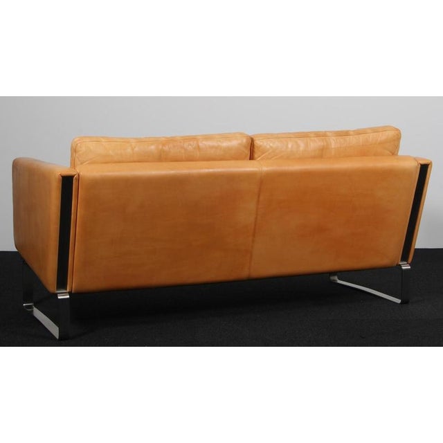 Metal Vintage Two-Seat Sofa in Steel and Nature Leather by Hans J. Wegner for Carl Hansen & Søn, 2010s For Sale - Image 7 of 8