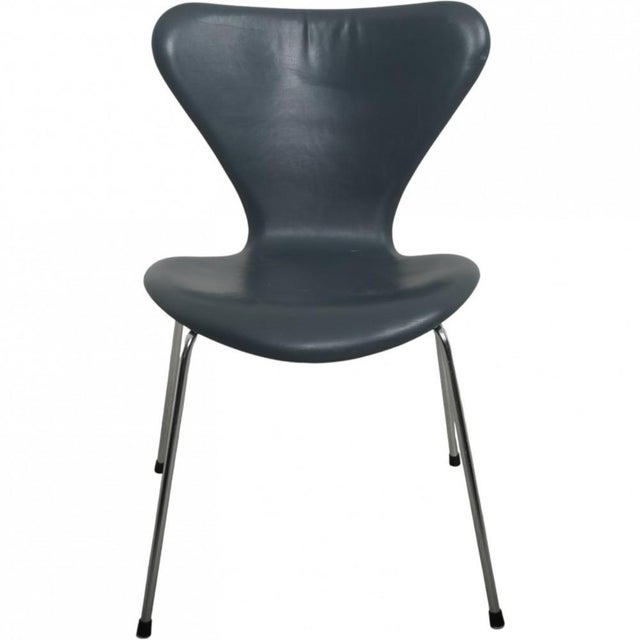 Seven Chairs in Grey Leather by Arne Jacobsen, 1986, Set of 6 For Sale - Image 10 of 18