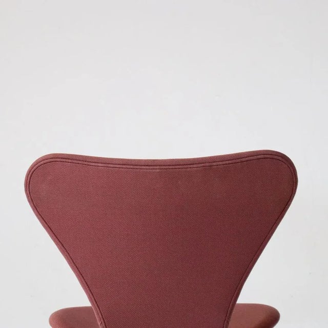 Purple Butterfly Chair by Arne Jacobsen for Fritz Hansen For Sale - Image 8 of 10