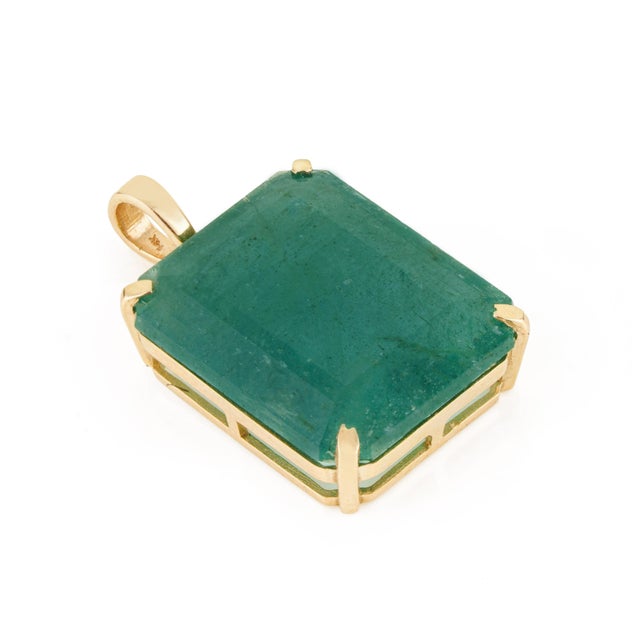 Statement 14.22 Carat Natural Green Emerald Solitaire Pendant in 14k Yellow Gold For Sale - Image 4 of 15