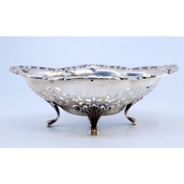 Silver Silver Candy Box with Floral Motifs and Feet For Sale - Image 8 of 10