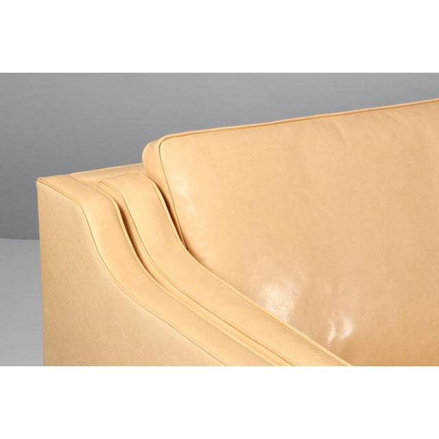 Børge Mogensen Model 2213 Sofa in Light Aniline Leather attributed to Børge Mogensen for Fredericia, 1960s For Sale - Image 4 of 9
