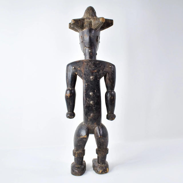 Early 20th Century Early 20th Century Anyi Attye Standing Male Figure Côte d'Ivoire For Sale - Image 5 of 17