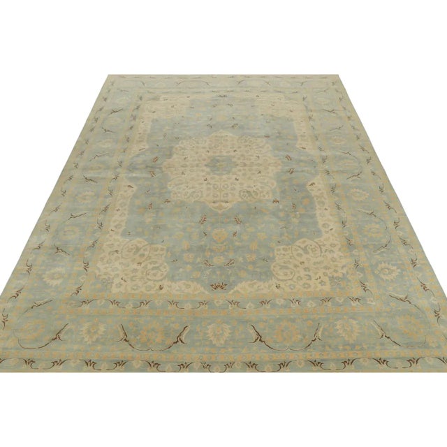 Late 20th Century Classic Tabriz Style Rug in Blue & Beige Floral Patterns For Sale - Image 5 of 7
