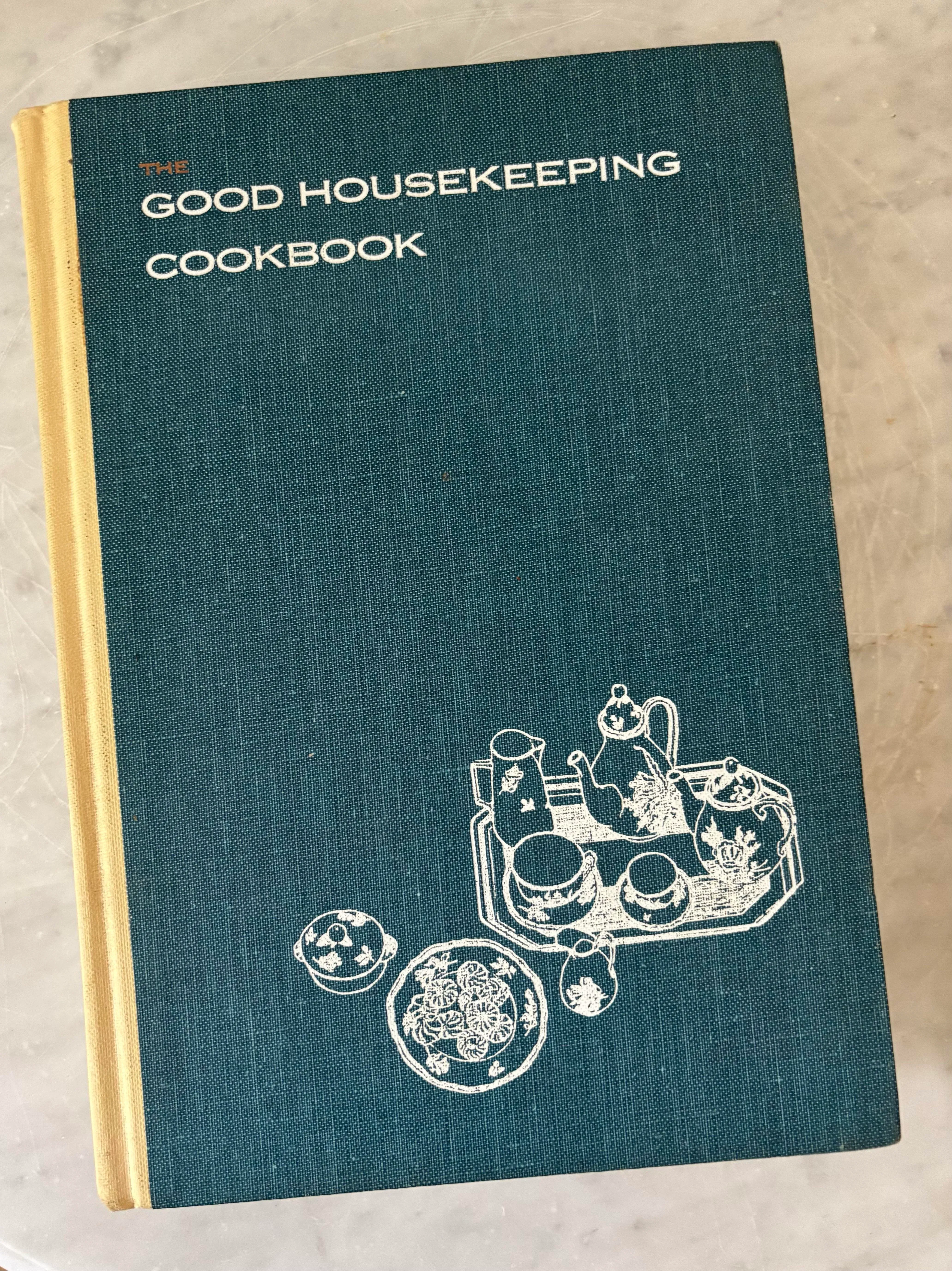 ビンテージ本　good housekeeping 1963 the Good Housekeeping Cookbook With Vintage Cover | Chairish