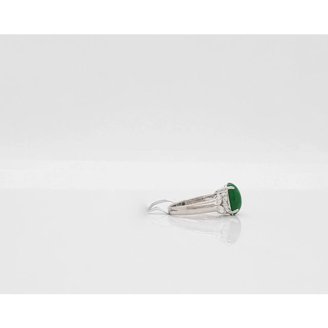 Green Jade Cabochon and Diamond Cocktail Ring in Platinum, size 4.25 For Sale In Los Angeles - Image 6 of 8