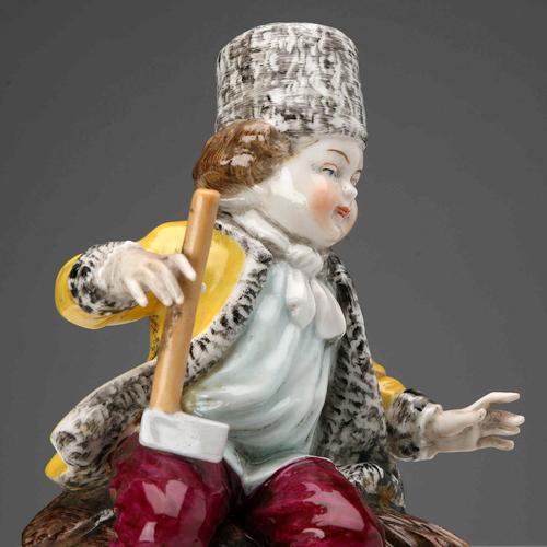 Ceramic Antique German Figurine from Rudolstadt Porcelain For Sale - Image 7 of 9