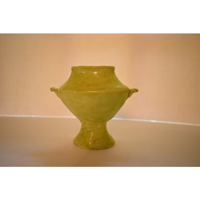 Contemporary Dana Gibson Spill Vase With Daisies For Sale - Image 3 of 5