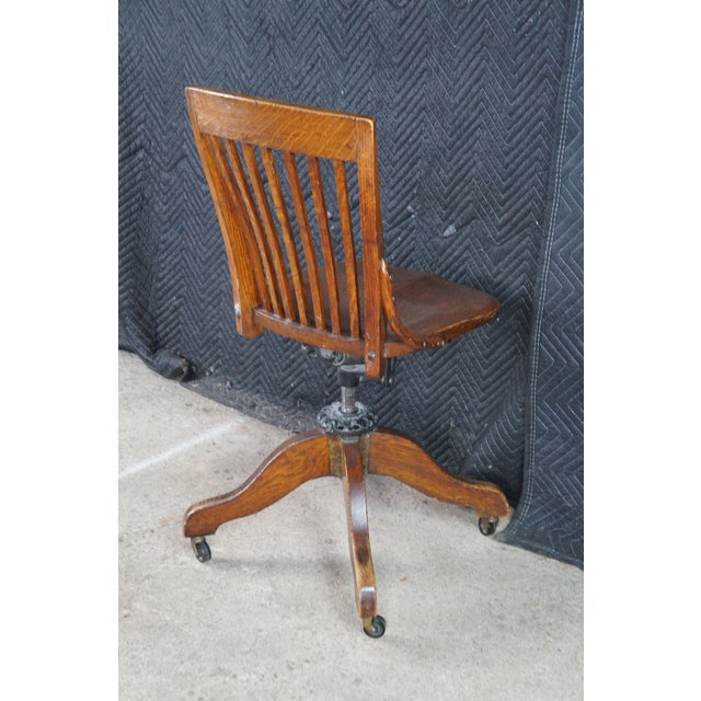 Antique Milwaukee Quartersawn Oak Adjustable Swivel Library Office Desk Chair For Sale - Image 9 of 12