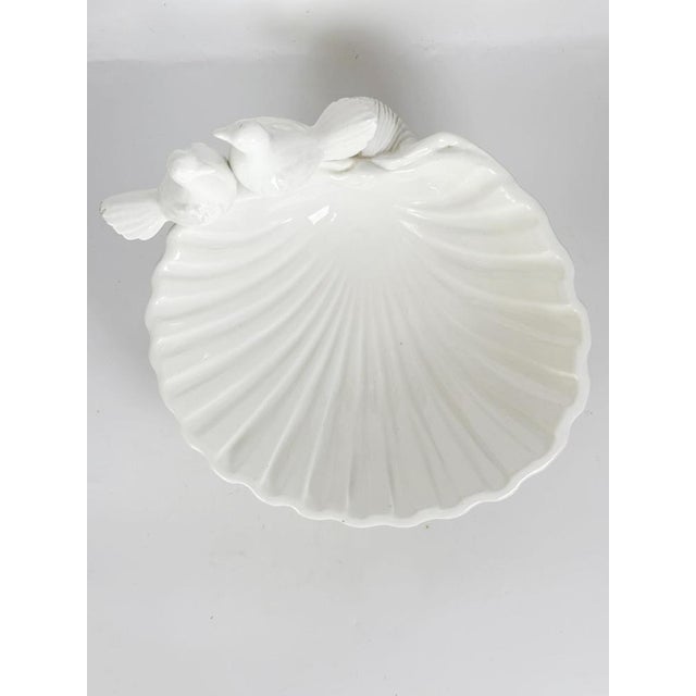 1960s Large White Ceramic Seashell Catchall with Bird Decoration, 1960 For Sale - Image 5 of 12