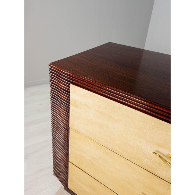 Art Deco Italian Parchment Chest of Drawers attributed to Osvaldo Borsani, 1940s, in Very Good conditions. Designed 1920...