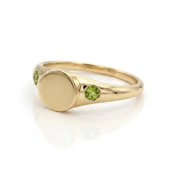 Contemporary Natural Peridot Signet Ring | Modern Minimalist August Birthstone Ring | Unisex Stacking Gemstone Ring Us 7 For Sale - Image 3 of 3