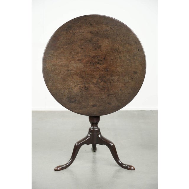 Antique Round English Tilt-Top Table, 1700s For Sale - Image 3 of 14