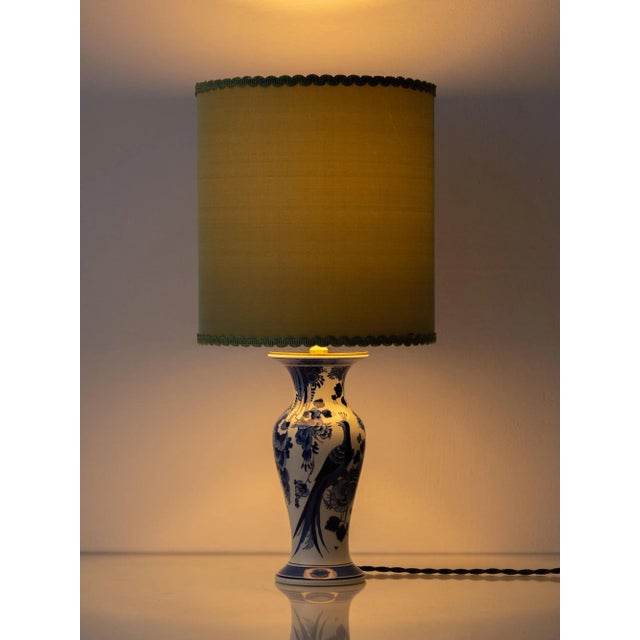 Vintage Royal Delft Blue Ceramic Table Lamps with New Green Silk Lampshades, Set of 2 For Sale - Image 10 of 12